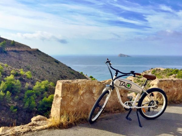 In en rond Benidorm kun je prima fietsen - Foto Shutterstock