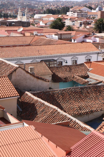 Sucre, Bolivia: daken van de Witte Stad - Foto: Niels Oosterhof en Elise de Jong
